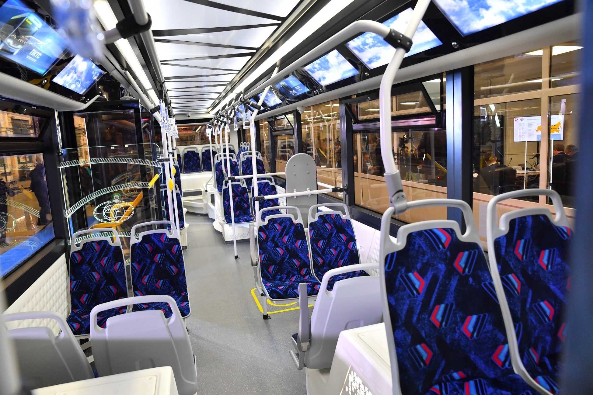 Троллейбус «адмирал» и электробус «генерал» – близнецы со штангами