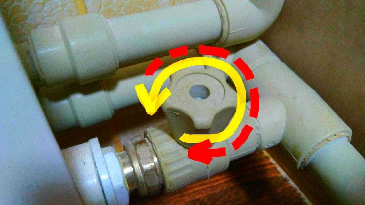 Откручивать в какую сторону