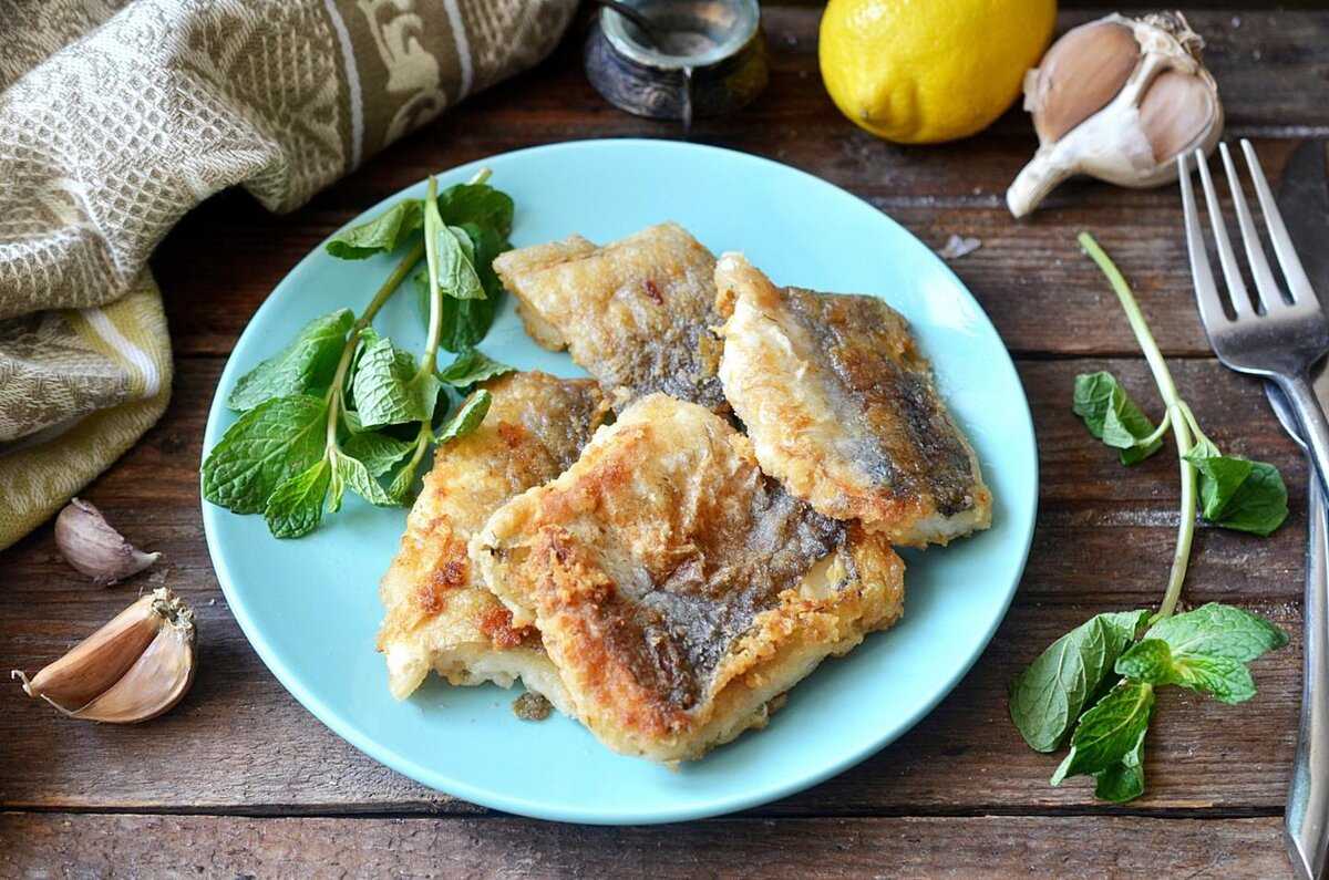 Как вкусно пожарить хек на сковороде — 7 домашних рецептов