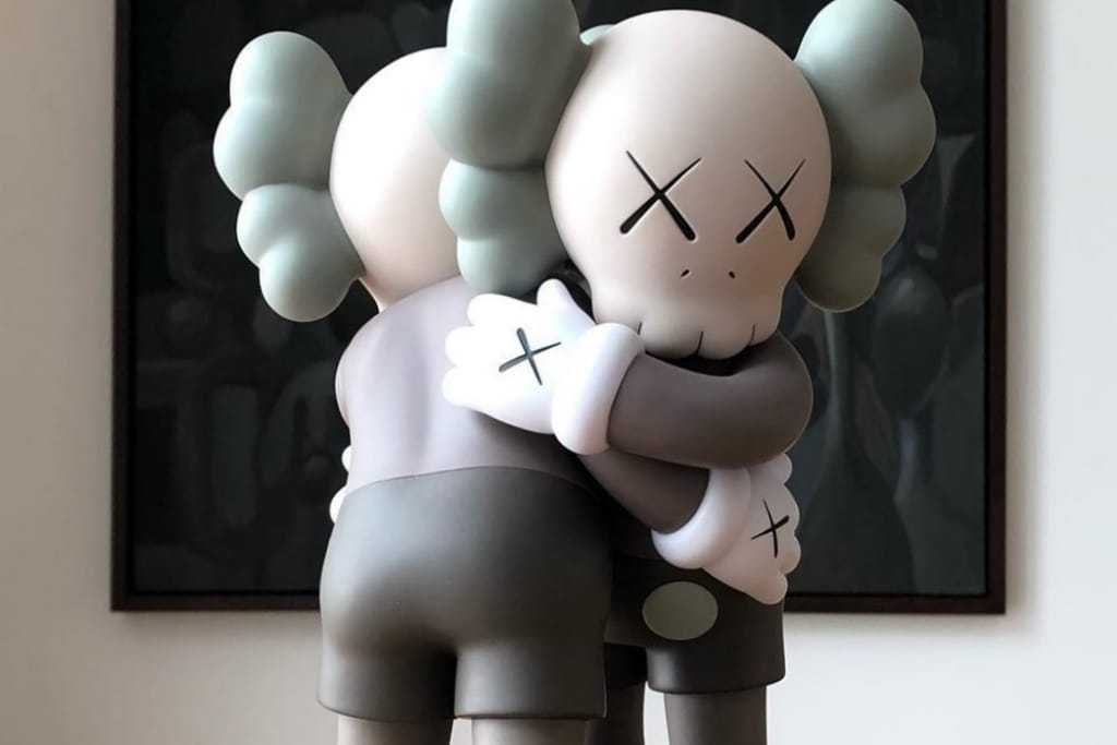 На пересечении искусства и стритвира: наследие kaws