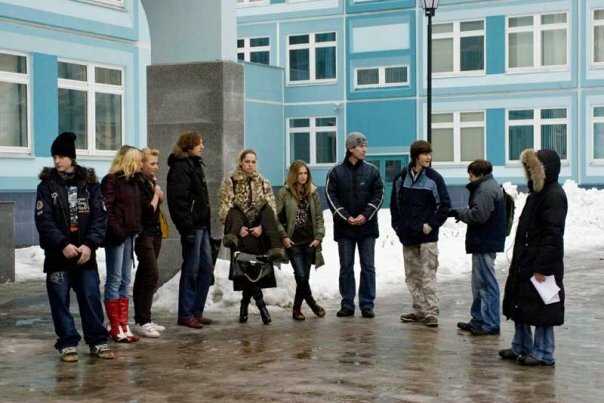 Телевизионный сериал Ранетки выходящий на канале СТС снимался в школе номер 19 горододского округа Балашиха Московской области микрорайон Салтыковский по адресу Мирской проезд дом 2